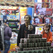 『NO MORE HEROES』発売記念イベントで、和田氏と須田氏のコンビが必死のPR