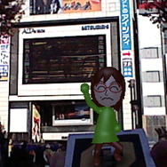 新宿アルタ前！でも午前中だからか、人はまばら