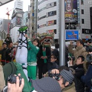 渋谷109に巨大モンスダスが登場!? ドラコレガールズも駆けつけた『ドラゴンコレクション』渋谷降臨ステージ