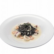 白黒ハッキリさせよう 魚介のクリームパスタ（880円）
