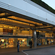 モスコーニノースは設営中でした