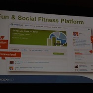 ウェブベースで管理し、ソーシャル要素を付加