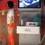 コナミブースでElebitsが実演中