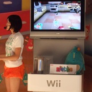 コナミブースでElebitsが実演中