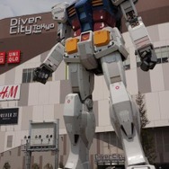 実物大ガンダムの展示や「ガンダムフロント東京」が出展する「ダイバーシティ東京」が4月19日オープン