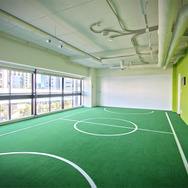 全社員が集まることもできるスタジアム