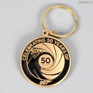 予約特典:007製作50周年記念キーチェーン(非売品、日本限定)