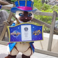 黄金に輝くリオレイア希少種、等身大サイズでUSJに現る!ギネス記録にも認定