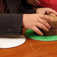 バナナいっぱい!ドンキーコングケーキを動画でご紹介