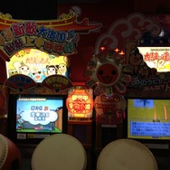 太鼓の達人　左はアジア版