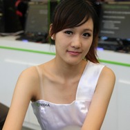 【China Joy 2012】B2Bブースでも麗しのお姉さんたちがお待ちしてます