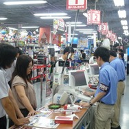 【フォトレポート】ニンテンドー3DS LL発売日＠ヨドバシAkiba