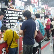 【フォトレポート】ニンテンドー3DS LL発売日＠ヨドバシAkiba