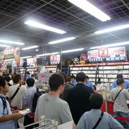 【フォトレポート】ニンテンドー3DS LL発売日＠ヨドバシAkiba