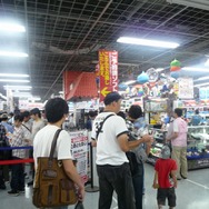 【フォトレポート】ニンテンドー3DS LL発売日＠ヨドバシAkiba