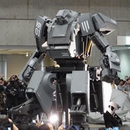 【ワンフェス2012夏】搭乗可能な巨大ロボット「クラタス」、幕張メッセに立つ!