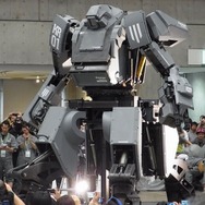 【ワンフェス2012夏】搭乗可能な巨大ロボット「クラタス」、幕張メッセに立つ!