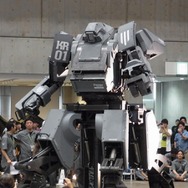【ワンフェス2012夏】搭乗可能な巨大ロボット「クラタス」、幕張メッセに立つ!