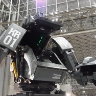 【ワンフェス2012夏】搭乗可能な巨大ロボット「クラタス」、幕張メッセに立つ!