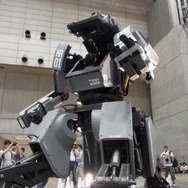 【ワンフェス2012夏】搭乗可能な巨大ロボット「クラタス」、幕張メッセに立つ!