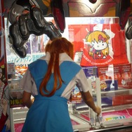 稲垣早希さんが来店1号!「遊んで、もらえるヱヴァンゲリヲンキャンペーン」を実際に体験