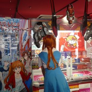 稲垣早希さんが来店1号!「遊んで、もらえるヱヴァンゲリヲンキャンペーン」を実際に体験