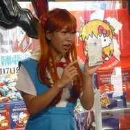 稲垣早希さんが来店1号!「遊んで、もらえるヱヴァンゲリヲンキャンペーン」を実際に体験