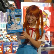 稲垣早希さんが来店1号!「遊んで、もらえるヱヴァンゲリヲンキャンペーン」を実際に体験