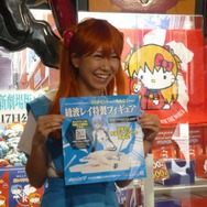 稲垣早希さんが来店1号!「遊んで、もらえるヱヴァンゲリヲンキャンペーン」を実際に体験