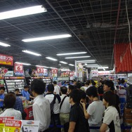 【ドラクエX発売】ヨドバシAkibaでは100人以上の行列