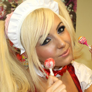 『ロリポップチェーンソー』イメージガールのジェシカさん、新作メイドコスを初披露！