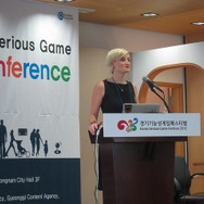 基調講演をつとめたコンスタンティン・スタインクラー女史