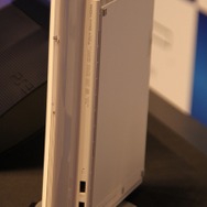 【フォトレポート】新カラーPSVita & 新型プレイステーション3を間近でチェック