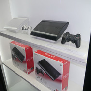 【TGS 2012】ソニーブースに話題の新型PS3や新カラーPSVitaが展示