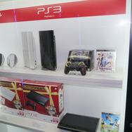 【TGS 2012】ソニーブースに話題の新型PS3や新カラーPSVitaが展示