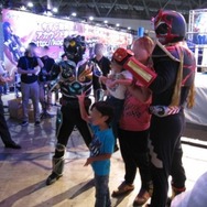 【TGS 2012】ご当地ヒーロー「超神ネイガー」と「琉神マブヤー」、ブシロードがソーシャルゲーム化！