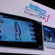 【TGS 2012】ナースデビルなミクさんか、スク水ランドセルなミクさんか。オビでぃばっ！で女子トーク炸裂