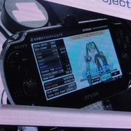 【TGS 2012】ナースデビルなミクさんか、スク水ランドセルなミクさんか。オビでぃばっ！で女子トーク炸裂