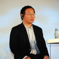 レンレンの何川(カ・セン)氏(中国)