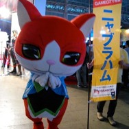 コーエーブースにいた猫たち。他にも「のぶニャがの野望」の織田のぶニャがの着ぐるみもいたはずなのですが、残念ながら撮影できませんでした。敢えて兜を斜めに被っている伊達まシャムねがオシャレです。