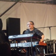 植松伸夫氏のバンドEBPとウダーの演奏が響いた!“自由が丘女神まつり”ライブレポート