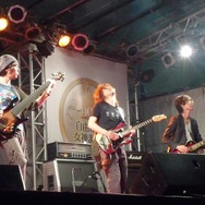 植松伸夫氏のバンドEBPとウダーの演奏が響いた!“自由が丘女神まつり”ライブレポート