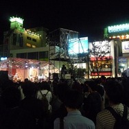 植松伸夫氏のバンドEBPとウダーの演奏が響いた!“自由が丘女神まつり”ライブレポート