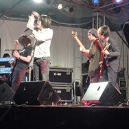 植松伸夫氏のバンドEBPとウダーの演奏が響いた!“自由が丘女神まつり”ライブレポート