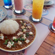 お昼はやっぱりマーボーカレー!ゲームの世界を存分に楽しめる「テイルズ オブ カフェ」の模様をレポート