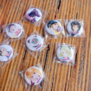 くじ引き缶バッジは1回200円