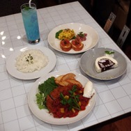 ルドガーとエルのコース料理に舌鼓、豪華景品もあたる「テイルズ オブ ダイニング」の模様をお届け