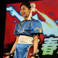 ミス・春麗も駆けつけた