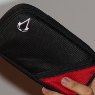 アサシンポーチの表面