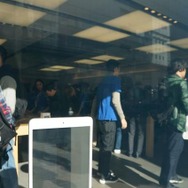 iPad mini 発売。アップルストア銀座のようす